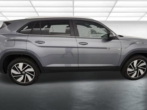Used 2024 Volkswagen Atlas Cross Sport SE w/ Black Wheel Package AWD/4WD image 8