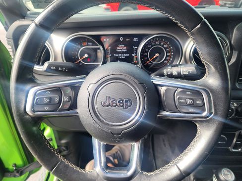 Used 2019 Jeep Wrangler Unlimited Sahara image 20