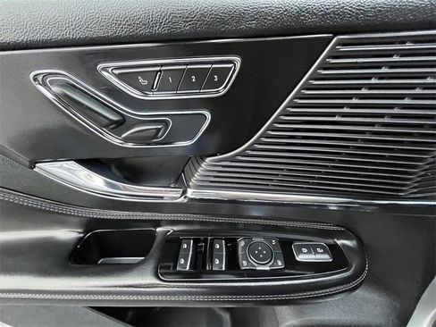 Certified 2022 Lincoln Corsair Reserve w/ Equipment Group 201A image 18