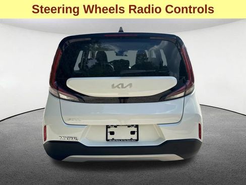 Used 2025 Kia Soul LX FWD image 11