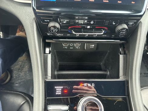 Used 2024 Jeep Grand Cherokee Limited image 16