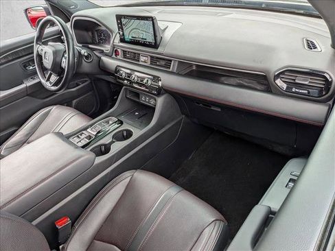 Used 2025 Honda Pilot Black Edition image 21