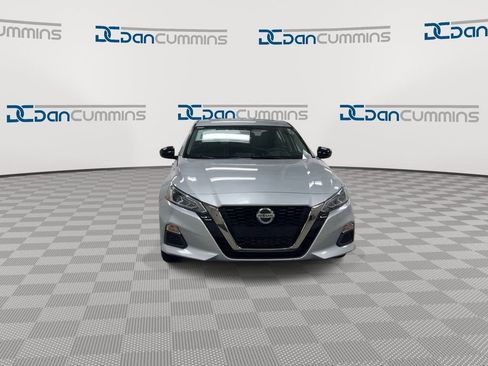 Used 2020 Nissan Altima 2.0 SR image 3