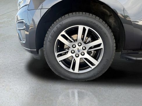 Used 2024 Ford Expedition Max Limited image 8