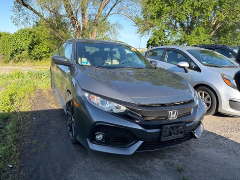 Used 2017 Honda Civic Sport image 3