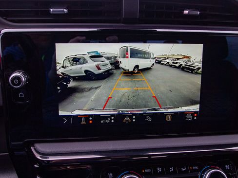 Used 2024 GMC Sierra 1500 AT4 w/ Technology Package AWD/4WD image 16