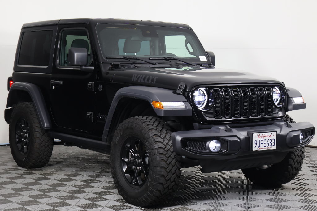 Used 2025 Jeep Wrangler Sport AWD/4WD image 3