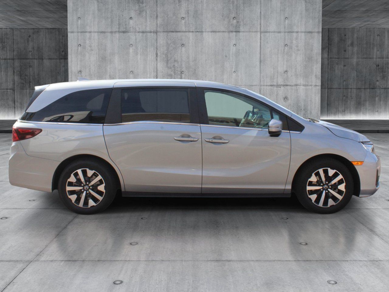 Used 2025 Honda Odyssey EX-L image 8