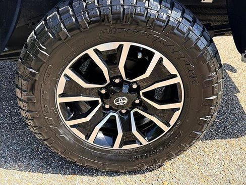 Used 2023 Toyota Tacoma TRD Sport AWD/4WD image 43