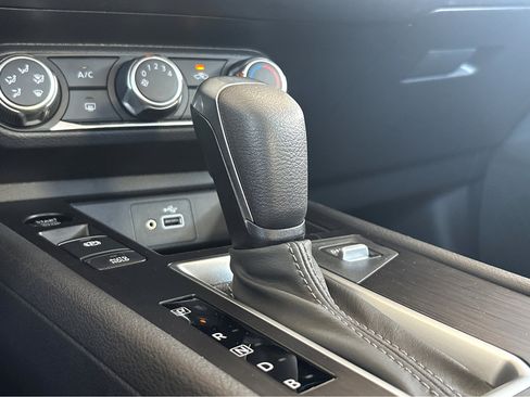 Used 2025 Nissan Kicks S image 14