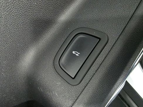 Used 2024 GMC Acadia Elevation FWD image 22