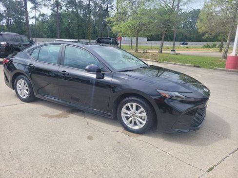 Certified 2025 Toyota Camry LE image 9