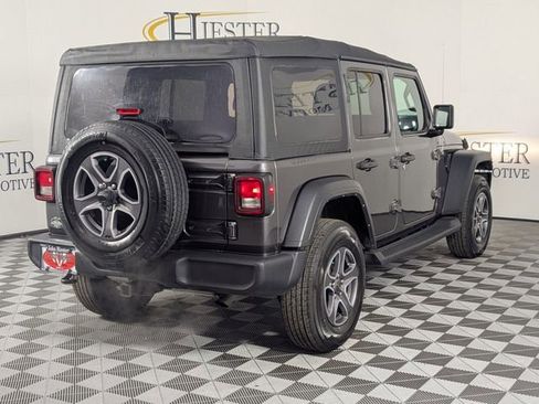 Used 2023 Jeep Wrangler Sport S image 7