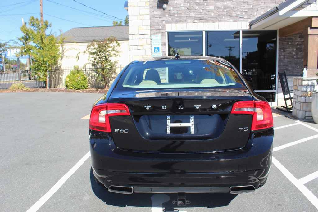 Used 2016 Volvo S60 T5 Premier w/ Convenience Package FWD image 6