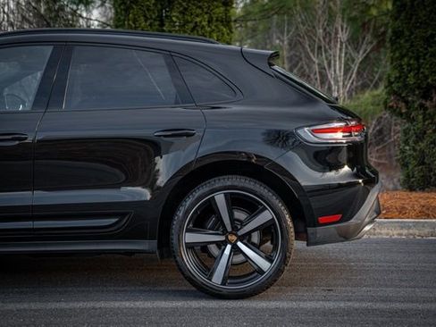 Used 2023 Porsche Macan Turbo image 11