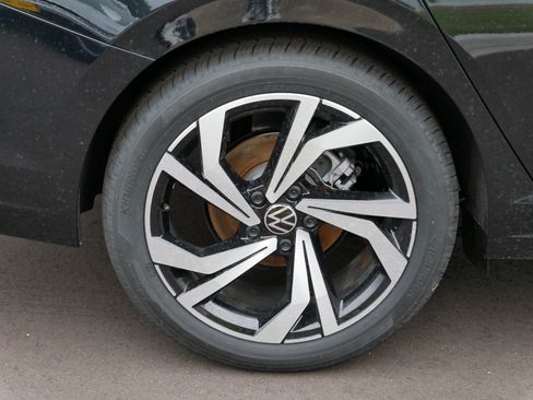 New 2025 Volkswagen Jetta SEL image 5