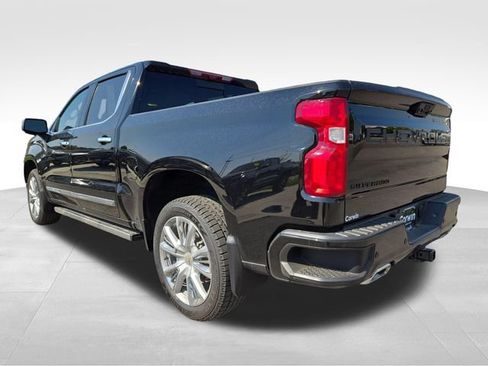 Used 2023 Chevrolet Silverado 1500 High Country w/ High Country Premium Package AWD/4WD image 11