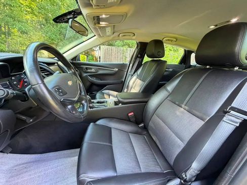 Used 2018 Chevrolet Impala LT FWD image 10