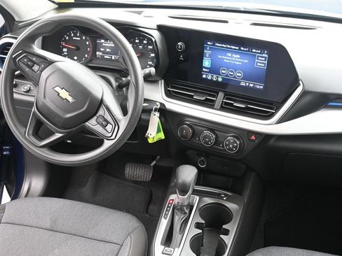 Used 2024 Chevrolet Trax LS w/ LS Convenience Package FWD image 14