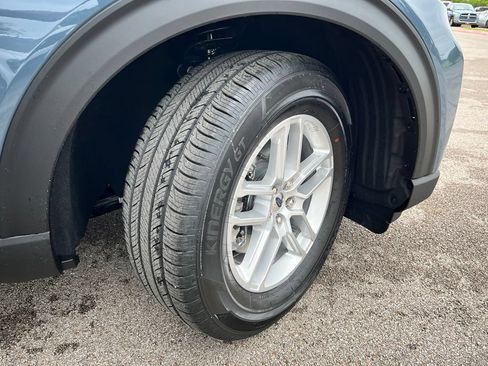 New 2026 Ford Explorer Active RWD image 6