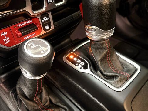 Used 2021 Jeep Gladiator Rubicon w/ Trailer Tow Package image 31