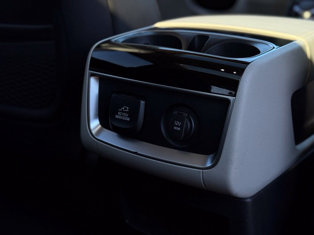 Used 2024 Kia Carnival SX Prestige FWD image 19