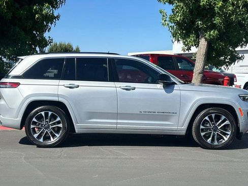 Used 2023 Jeep Grand Cherokee Overland w/ Advanced Protech Group III AWD/4WD image 3