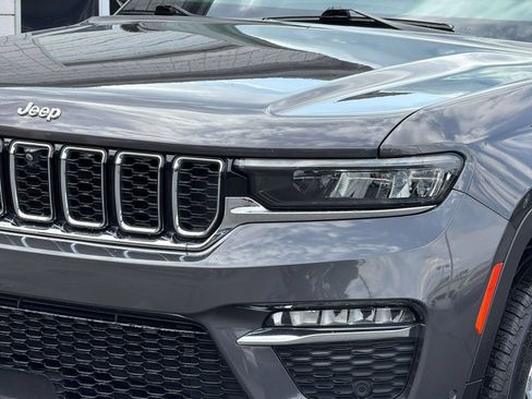 Used 2023 Jeep Grand Cherokee Limited w/ Luxury Tech Group II AWD/4WD image 12