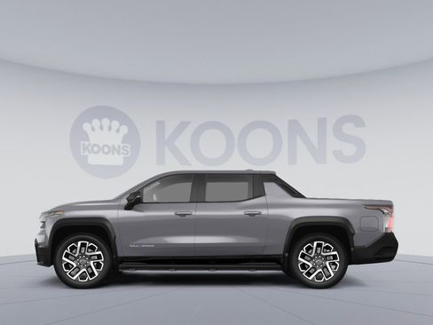 Used 2025 Chevrolet Silverado EV RST AWD/4WD image 2