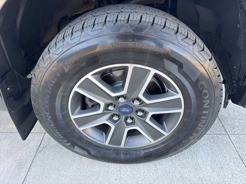 Used 2015 Ford F150 Lariat w/ Equipment Group 502A Luxury AWD/4WD image 20