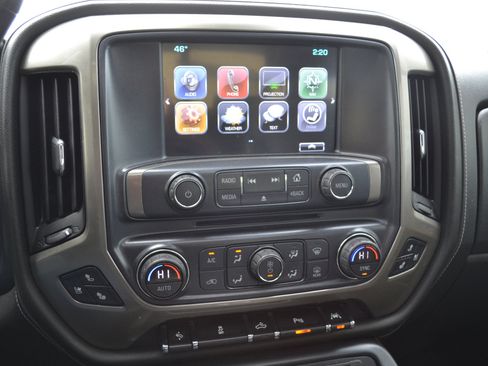 Used 2017 Chevrolet Silverado 1500 High Country image 19