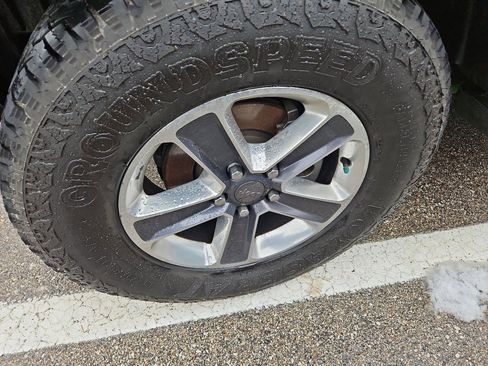 Used 2019 Jeep Wrangler Unlimited Sahara w/ Cold Weather Group image 5