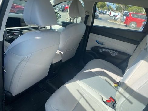 Used 2025 Hyundai Tucson SE image 10