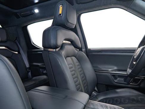 Used 2022 Rivian R1T Adventure image 3