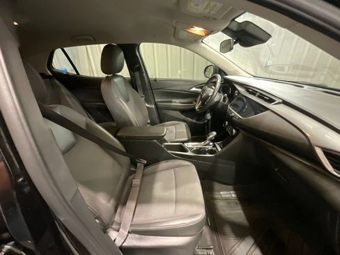 Used 2020 Buick Encore GX Preferred w/ Cold Weather Comfort Package AWD/4WD image 12
