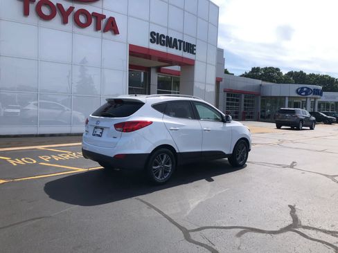 Used 2015 Hyundai Tucson SE AWD/4WD image 2