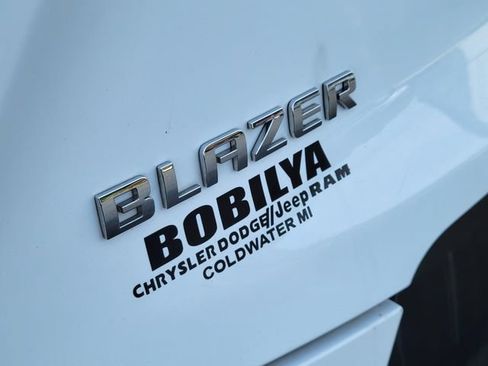Used 2025 Chevrolet Blazer LT FWD image 31