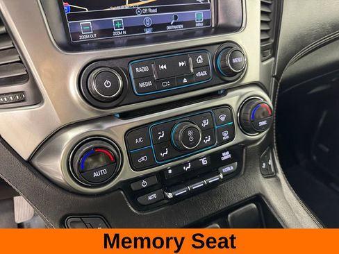 Used 2017 Chevrolet Suburban LT image 16