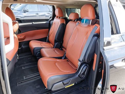 Used 2025 Kia Carnival SX FWD image 41