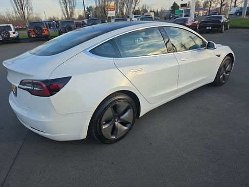 Used 2019 Tesla Model 3 Standard Range image 5