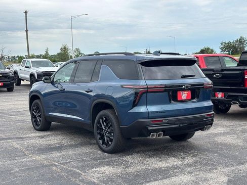 New 2026 Chevrolet Traverse LT w/ Midnight/Sport Edition FWD image 3