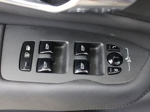 Certified 2025 Volvo XC90 B6 Plus AWD/4WD image 18