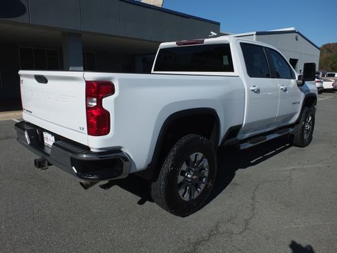 Used 2024 Chevrolet Silverado 2500 LT image 3