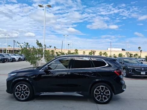 Used 2025 BMW X1 xDrive28i AWD/4WD image 3