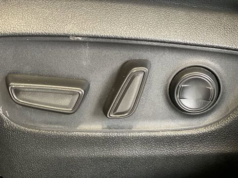 Certified 2021 Toyota Highlander XLE AWD/4WD image 15