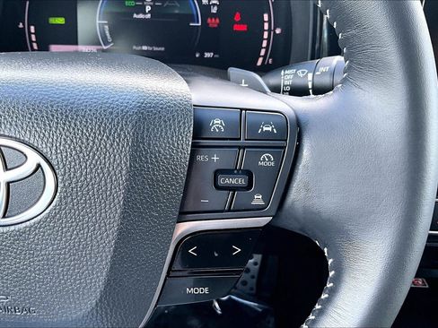 Used 2025 Toyota Camry SE w/ Convenience Package AWD/4WD image 18