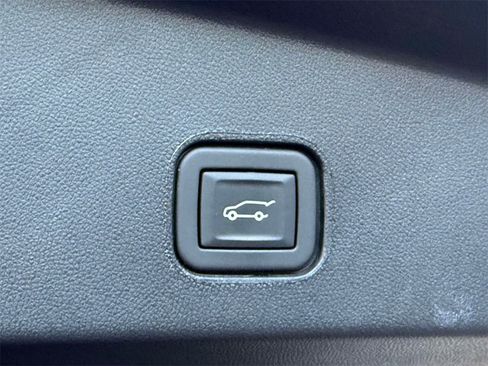 Used 2025 Cadillac Lyriq Luxury w/ LPO, Floor Liner Package image 18