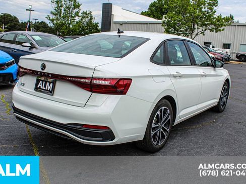 Used 2025 Volkswagen Jetta Sport FWD image 6