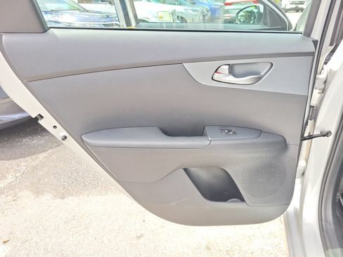 Used 2021 Kia Forte LXS FWD image 9