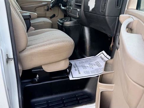 Used 2011 Chevrolet Express 2500 image 12
